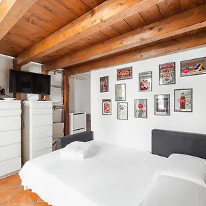 lambrate-apartment-porpora-161.it-lombardy.com/