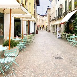 apt-dolfin.hotelinveneto.com/